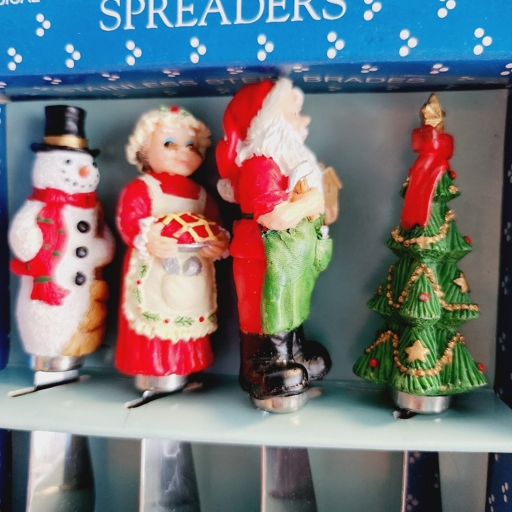 CHRISTMAS Hand painted stainless steel spreaders and nutcracker stoking - Picture 5 of 6